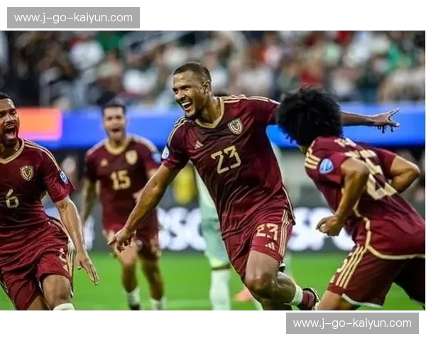 美洲杯2027回放：重温巅峰瞬间，尽享绿茵激情